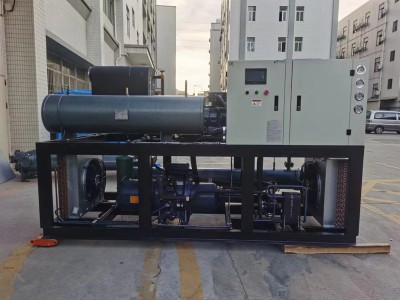 螺桿水冷冷水機在工業制冷中的關鍵角色