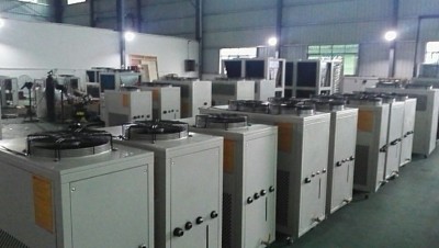 螺桿水冷冷水機制冷效率的影響因素研究